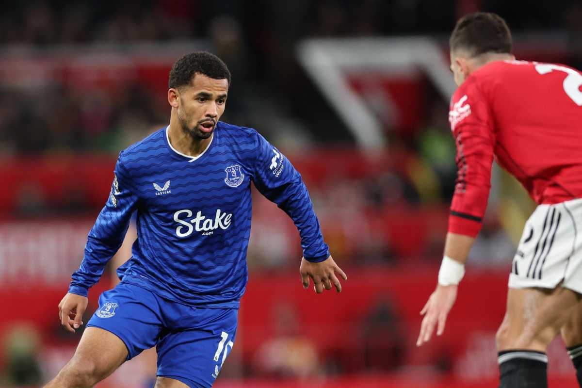 Ndiaye prova a saltare l'uomo