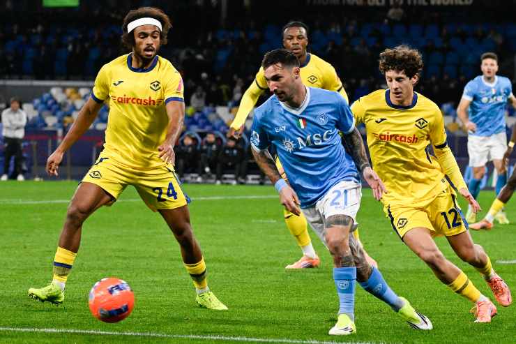 Matteo Politano si avvicina al pallone
