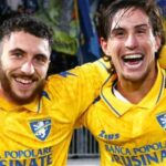 I giocatori del Frosinone in festa