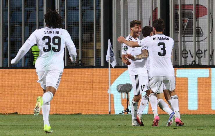 Come vedere AZ Alkmaar-Noah