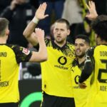 Anton festeggiato dai compagni