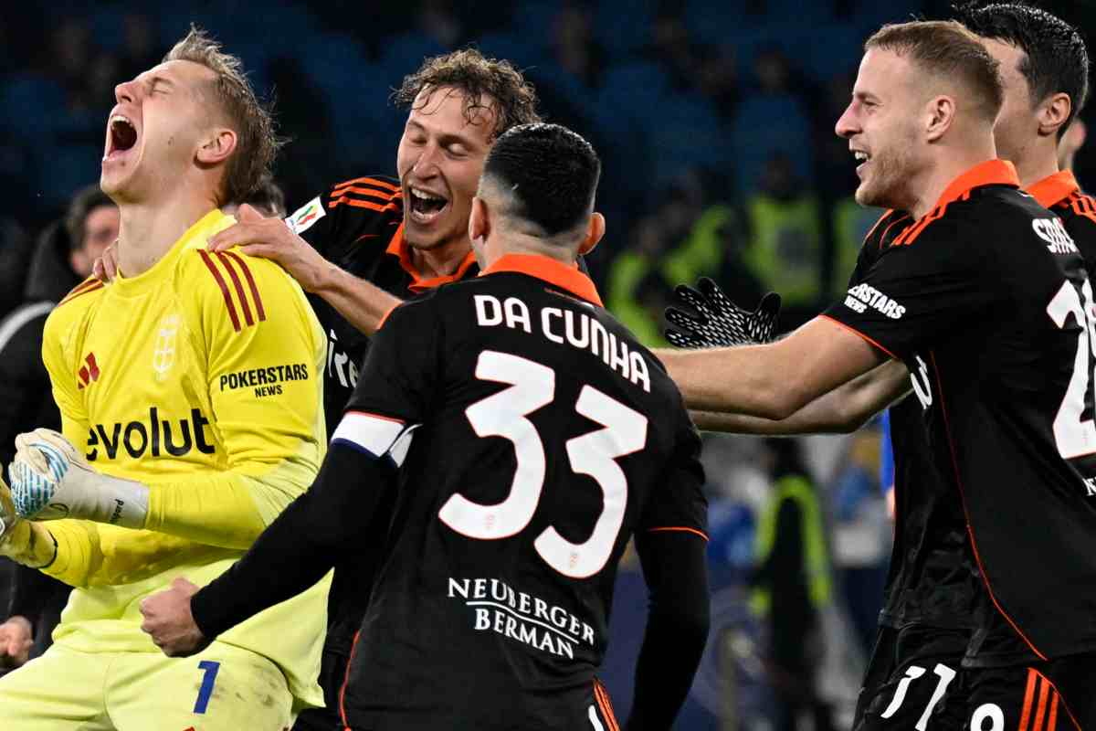 Butez festeggiato dai compagni