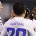 El Ouahdi festeggiato dai compagni