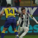 Conceicao salta l'uomo