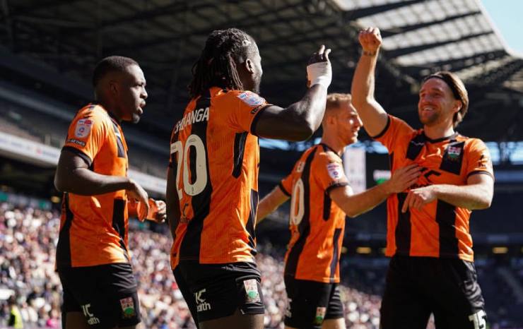 L'esultanza dei giocatori del Barnet