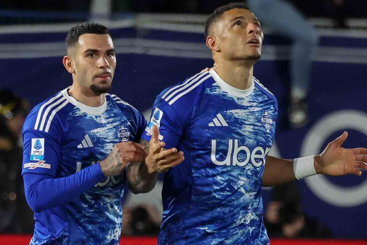 Diego Carlos mentre esulta