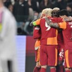 I giocatori del Galatasaray festeggiano un gol