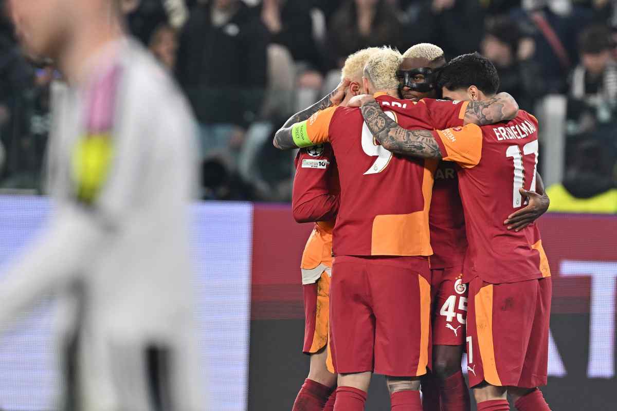 I giocatori del Galatasaray festeggiano un gol