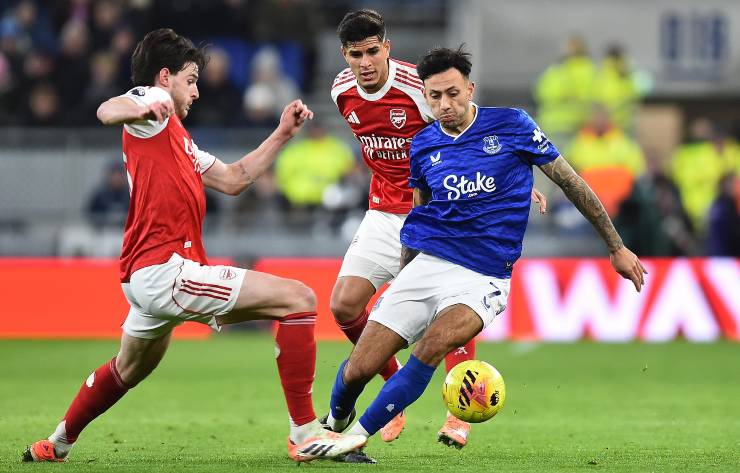 McNeil contro l'Arsenal nel match d'andata