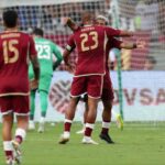 Rondon esulta dopo un gol