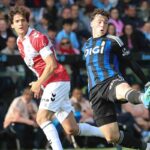 Federico Vinas arriva sul pallone