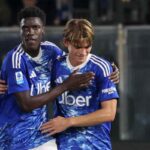 Diao abbraccia Nico Paz