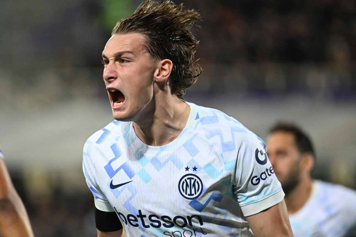 Pio Esposito esulta dopo un gol