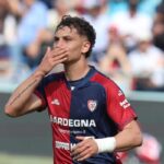 Sebastiano Esposito esulta dopo il gol