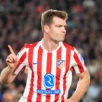 Sorloth esulta dopo il gol