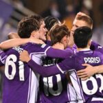 I giocatori viola durante un'esultanza