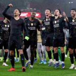 I giocatori del PSG fanno festa ad Anfield