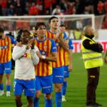 Il Valencia riceve gli applausi del suo pubblico