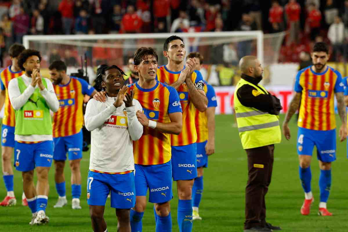 Il Valencia riceve gli applausi del suo pubblico