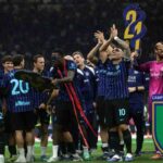 I giocatori dell'Inter festeggiano lo scudetto