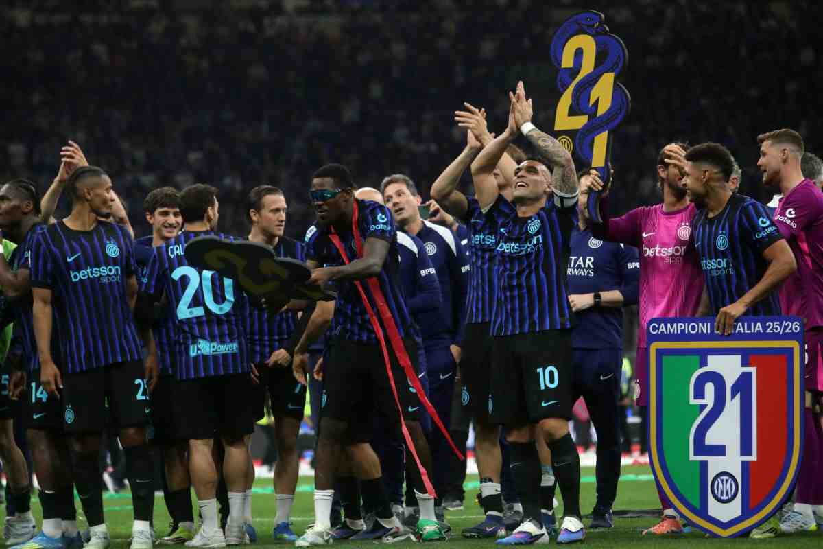 I giocatori dell'Inter festeggiano lo scudetto