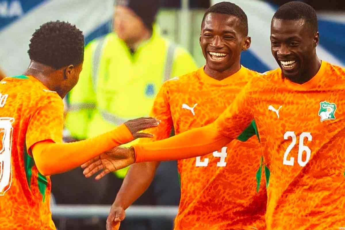 Gli ivoriani esultano dopo un gol