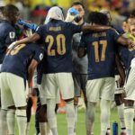 I giocatori dell'Ecuador durante un cooling break