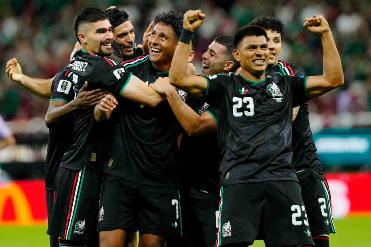 I messicani gioiscono dopo un gol