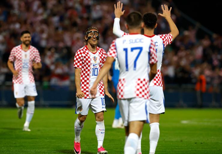 Modric esulta con i compagni