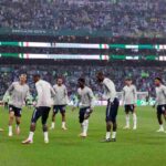 I giocatori inglesi durante il riscaldamento