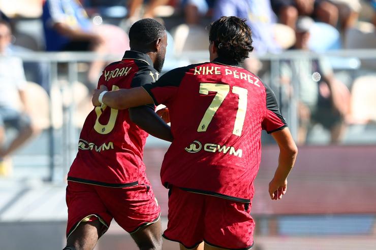 Yeboah e Kike Perez