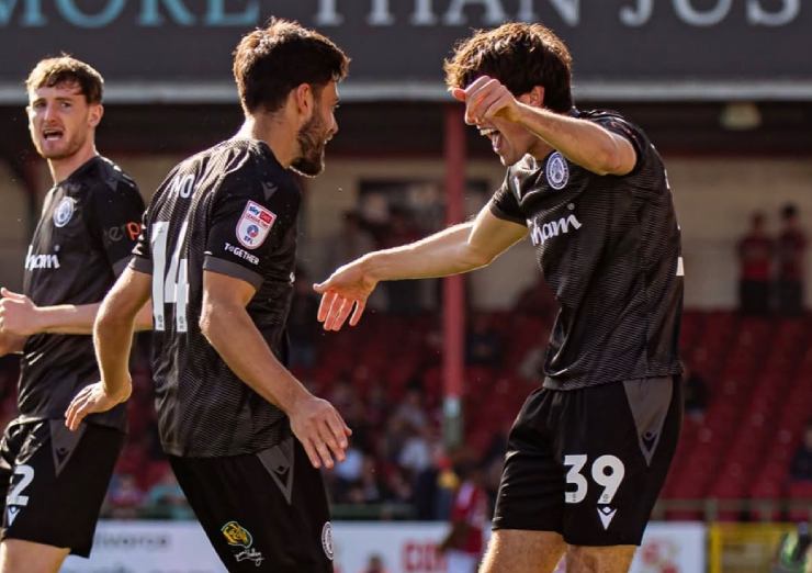 Un'esultanza dell'Accrington