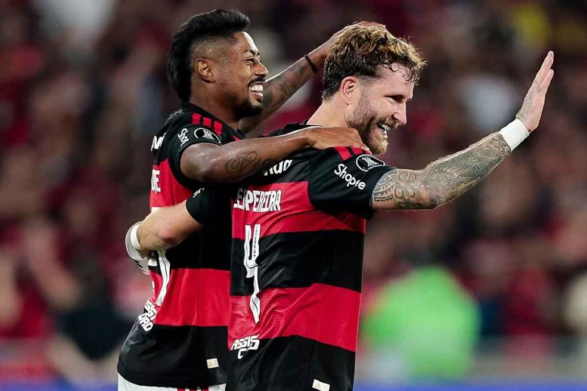 I giocatori del Flamengo festeggiano un gol