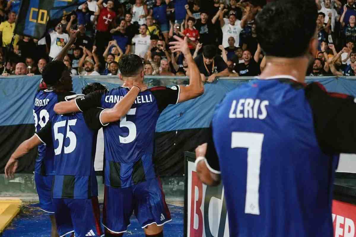I giocatori del Pisa in festa