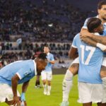 I giocatori della Lazio esultano dopo un gol